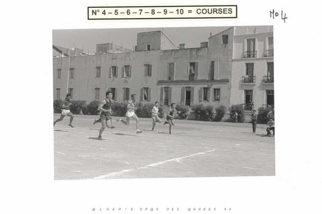 01 OSSU ORAN STADE MAGENTA 1958 1961 x0004.jpg